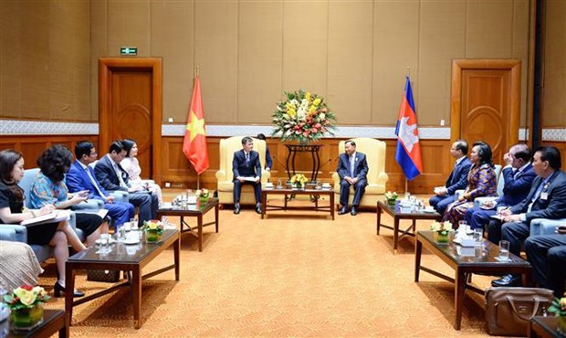 Le president du Senat du Cambodge apprecie les contributions de Viettel hinh anh 1
