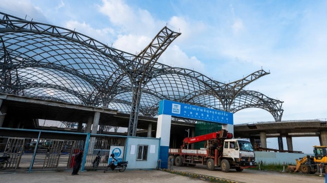 , Comment un projet d&rsquo;aéroport construit par la Chine au Cambodge aide à affiner les compétences des talents locaux