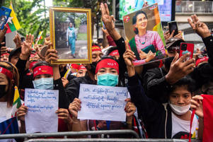 Archive - Manifestations dans la capitale thaïlandaise Bangkok contre la junte militaire birmane et pour demander la libération d'Aung San Suu Kyi. - PEERAPON BOONYAKIAT / ZUMA PRESS / CONTACTOPHOTO