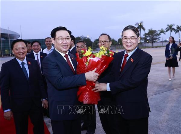 Le president de l’AN Vuong Dinh Hue entame une visite officielle au Cambodge et assiste a l'AIPA-43 hinh anh 1