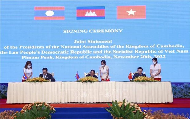 Le Vietnam, le Laos et le Cambodge etablissent leur Sommet parlementaire hinh anh 1