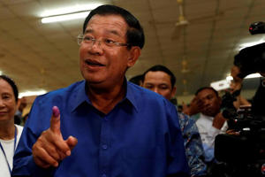 Hun Sen envisage de retirer la licence d'un média en ligne si celui-ci ne lui présente pas d'excuses.