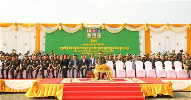 Inauguration d'une tour funeraire pour les martyrs des forces armees unies du Cambodge hinh anh 1