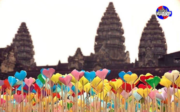 , Plus de 3 millions de cœurs en papier, un nouveau record pour le Cambodge