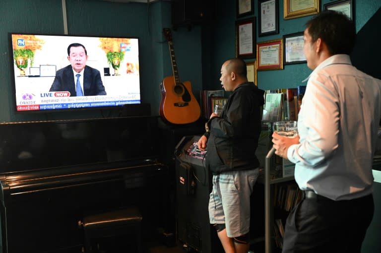 Le Premier ministre cambodgien Hun Sen s'exprime à la télévision, le 26 juillet 2023 à Phnom Penh (TANG CHHIN Sothy)