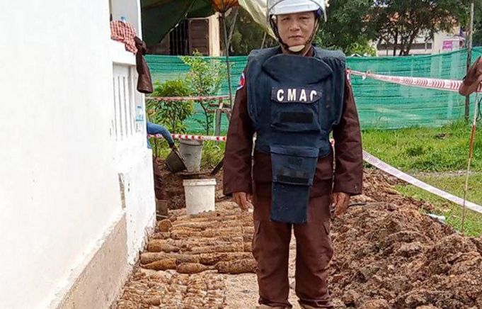 , Cambodge : 2.000 engins explosifs datant de la guerre civile découverts dans un lycée