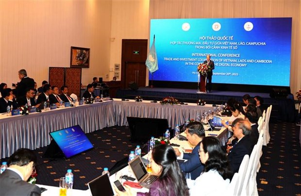 Promotion de la cooperation dans le commerce et l’investissement Vietnam-Laos-Cambodge dans l’ere numerique hinh anh 1