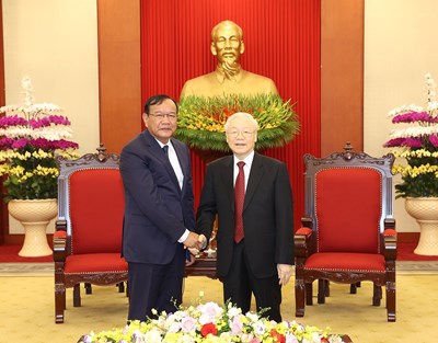 , Le leader du PCV reçoit le chef de la Commission des realtions extérieures du Parti du peuple cambodgien