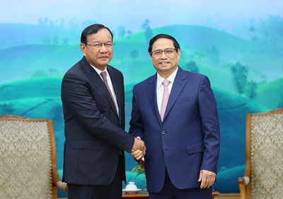 , Le Premier ministre Pham Minh Chinh reçoit un haut responsable du Parti populaire cambodgien