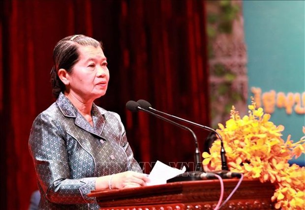 Felicitations a la presidente du Conseil national du Front de solidarite pour le developpement de la Patrie du Cambodge hinh anh 1