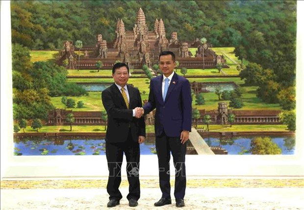 Le Vietnam et le Cambodge s'engagent a faciliter le commerce transfrontalier hinh anh 1