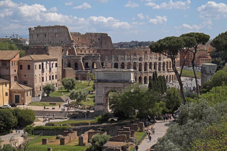 Le Colisée et le forum romain à Rome